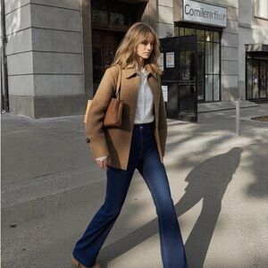 Unique Vintage Dark Blue Flare Jeans
W:15.5”
L:44”